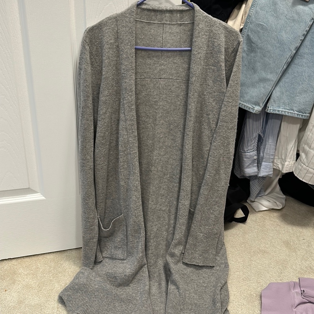 Grey Wool cardigans